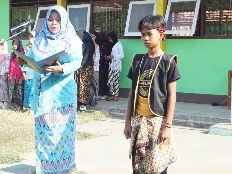 UPACARA PERINGATAN SUMPAH PEMUDA DI SMP NEGERI 1 MANGARAN TAHUN 2025